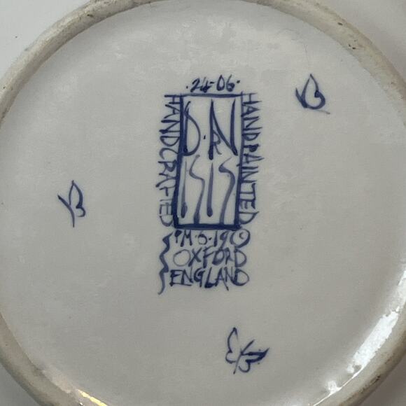 Deborah Sears ISIS Bowl Playful Monkey Sitting on a Pillow England 7 2/8" - Picture 4 of 7